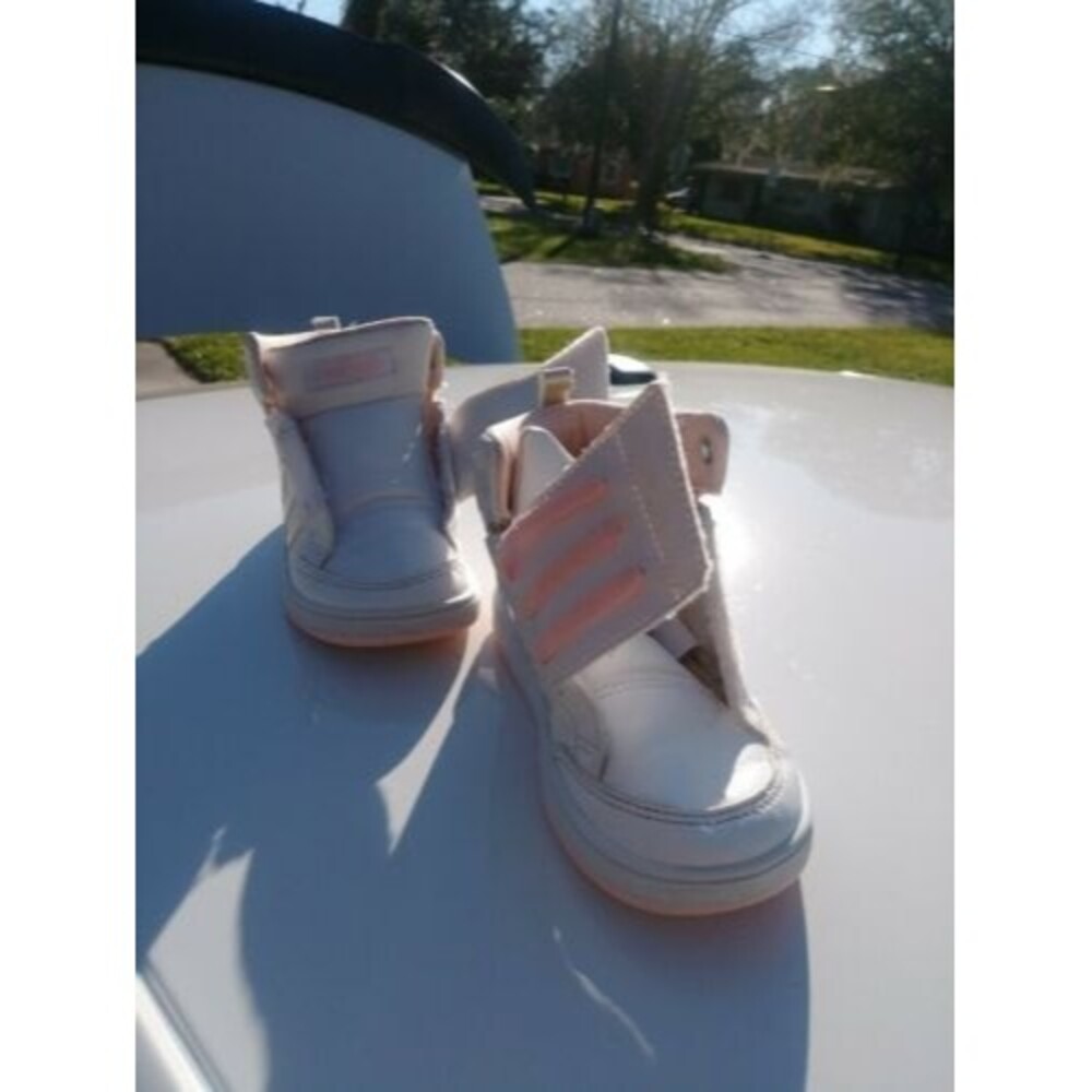 Kid Size 9k Adidas white And pink hwa 1y3001